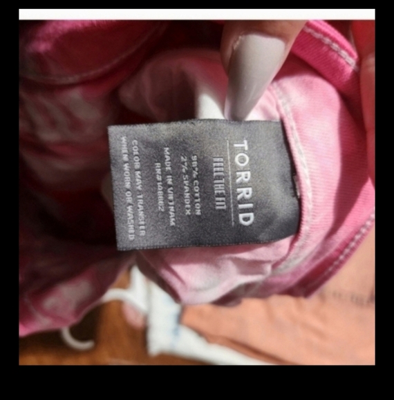 Torrid 3.5 Inch Vintage Stretch Mid-Rise Short Size 18 - Picture 4 of 5